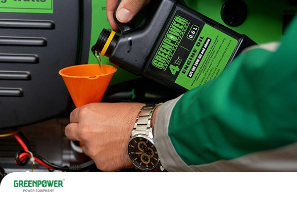 بررسی روغن برای راه اندازی موتور برق بنزینی